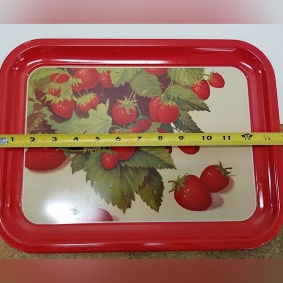 🍓Vintage Metal Strawberry Tray Set 😍 - Picture 3 of 7